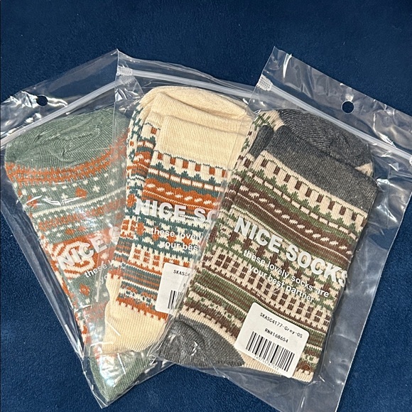 355. Multi color set of 3 socks - Picture 1 of 1